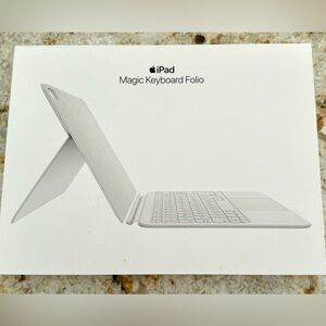 Apple iPad Magic Keyboard Folio **BRAND NEW**